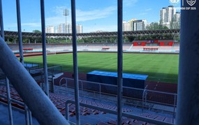 Coach Kim Sang Sik and Xuan Son are both worried about the unfamiliar pitch before Vietnam's match against Malaysia.