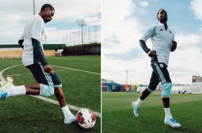 Paul Pogba wears the Argentina national team jersey