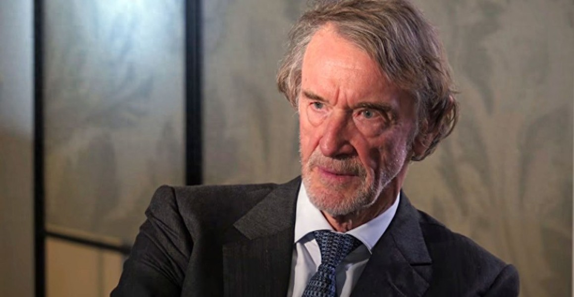 Sir Rathcliffe apologized to the Glazers, narrowly preventing Manchester United from losing a £900 million sponsorship deal! A gag order has been issued.