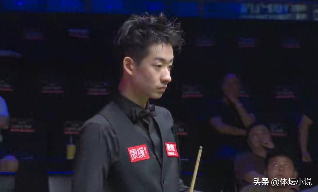 Snooker China Open! The newly crowned world champion suffered a 2-6 crushing defeat, while Zhou Yuelong advanced to the quarterfinals with a 6-4 victory.