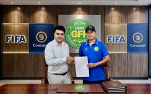 First Vietnamese Coach to Go Overseas, Signs Contract with a Football Federation in America
