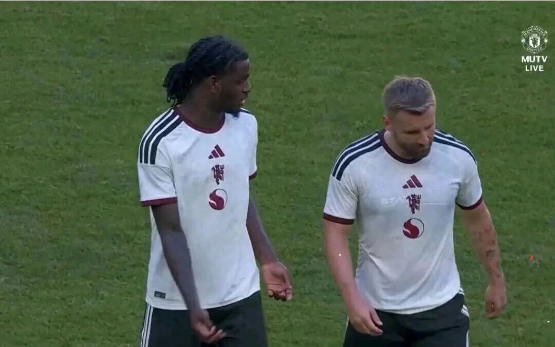 Carrick must buy a new left-back! Manchester United's "Carlos" faces serious doubts after being dismantled by Amorim's tactics.
