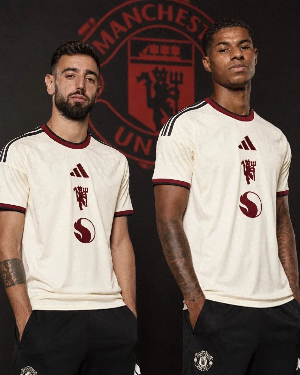 Manchester United released a 26-man squad for the match against Milan: Rashford officially returns, while Sesko and Mount remain sidelined.