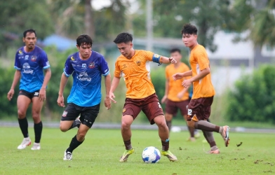 A wave of V.League clubs "flock" to Thailand before the new season