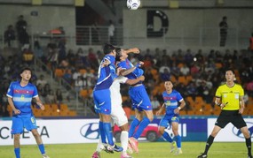What is special about the Japanese referee officiating the second leg match between Vietnam and Malaysia?