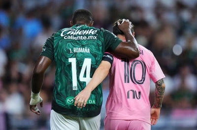 Messi returns after a loss, and his opponent's gesture touches the entire world
