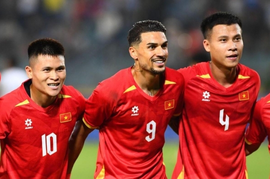 Malaysian newspaper warns of significant threat from Vietnam's naturalized star lineup