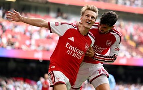 Who can stop Arsenal from defending their Premier League title?