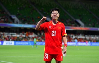 The hero of the Vietnamese national team proudly competes for the top scorer title in the Asian Cup.