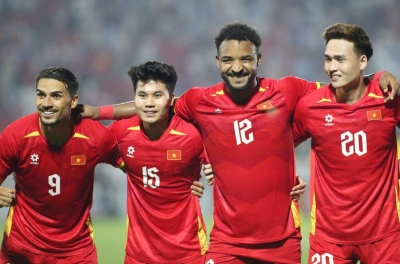 Vietnam's national team has a 'phenomenon' who single-handedly created four corner kick assists that sparked excitement.