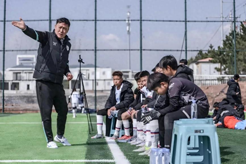 Qu Bo's Youth Training Persistence for Ten Years – From Personal Label to Spiritual Symbol of the "Wind-Chasing Youth"