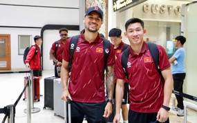 Hot Vietnamese football news today 13/8: Vietnam national team travels to Malaysia; Former World Cup striker joins Cong An TP.HCM Club