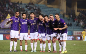V-League Result: Liverpool Legend Helps Hanoi FC Win Two Consecutive Matches, Securing Top 4 Position in V-League