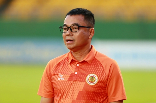 Coach Tran Tien Dai unexpectedly returns, leading the relegation battle team in V-League