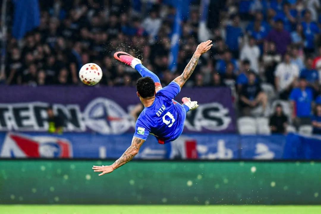 Two consecutive wins, Shenhua rebounds from the bottom to welcome a new coach.