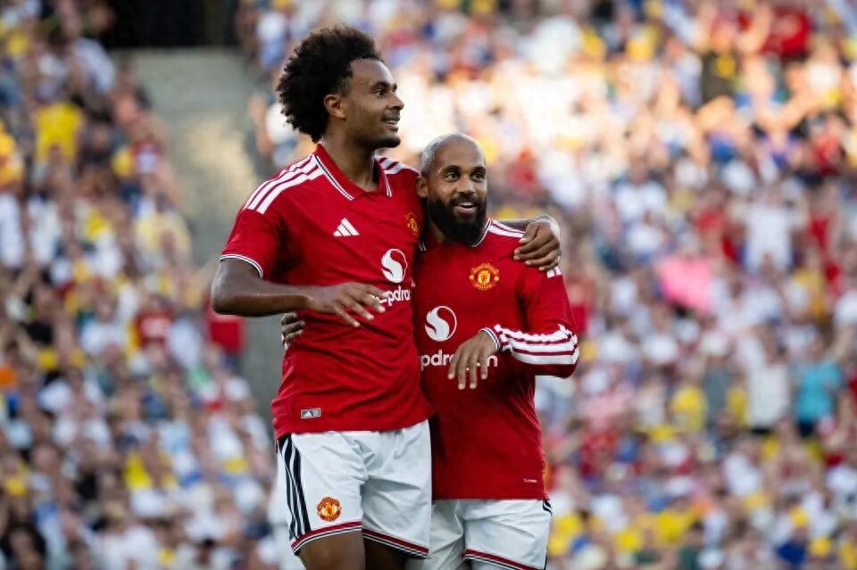 Manchester United emerged victorious in a penalty shootout 6-5 against Leeds United to claim the trophy! Carrick focused on giving substitutes game time, while Maguire rested and was not injured.