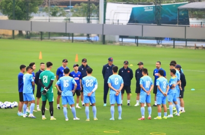 Vietnam's national team had only 10 players in their first training session.