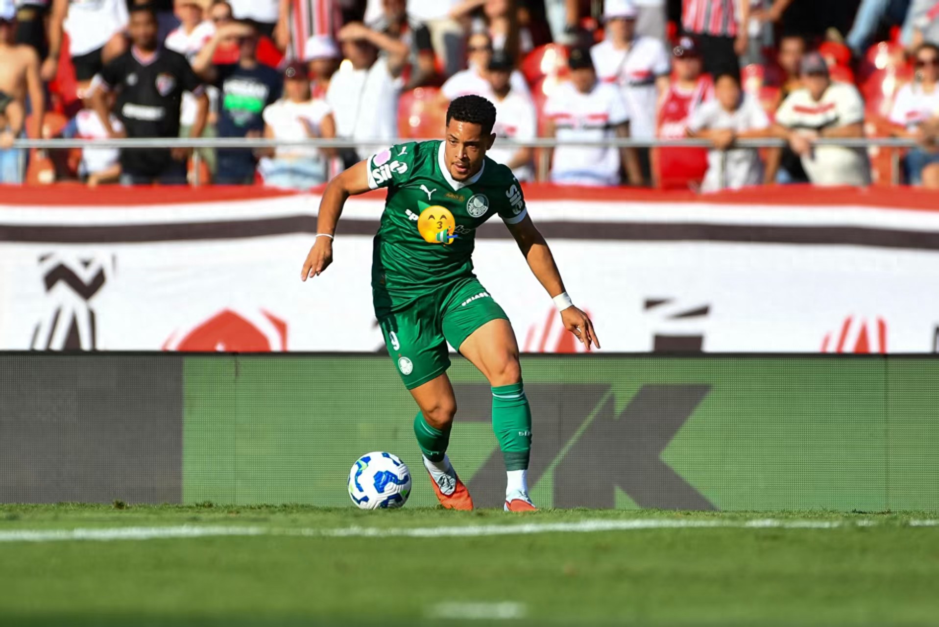 Barcelona discard shines in Brazilian league, plans post-World Cup departure from Palmeiras with valuation exceeding 50 million euros.