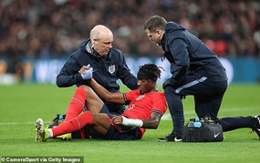 Arsenal's entire squad withdraws from national teams due to injuries, fans suspect it's a strategy for the title race.