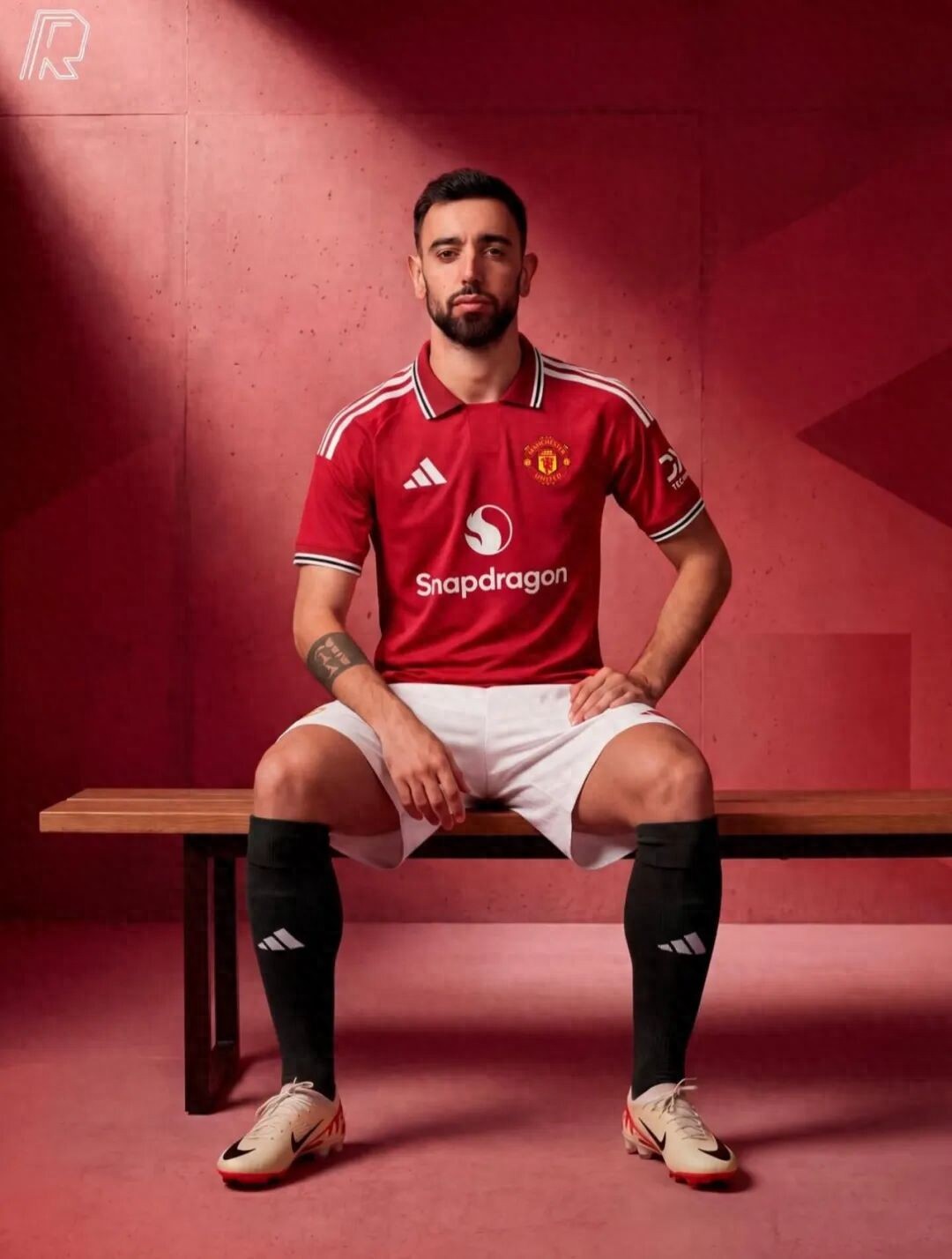 Manchester United's new kit for next season has been revealed, paying tribute to the controversial jersey from the rebirth era! Sir Jim aims to challenge for the title.