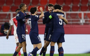 PSG and Dortmund are favorites to advance in the Champions League.