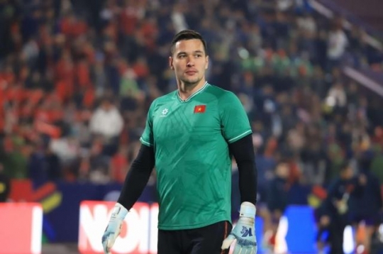 Will Coach Kim Sang Sik choose overseas Vietnamese Nguyen Filip to start against Malaysia?