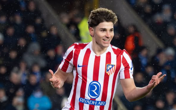 Julian Alvarez admits his mistake, pledges commitment to Atletico after a conversation with coach Simeone