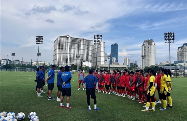 Vietnam's U17 women's team prepares for the 2026 AFC U17 Women's Asian Cup Finals.