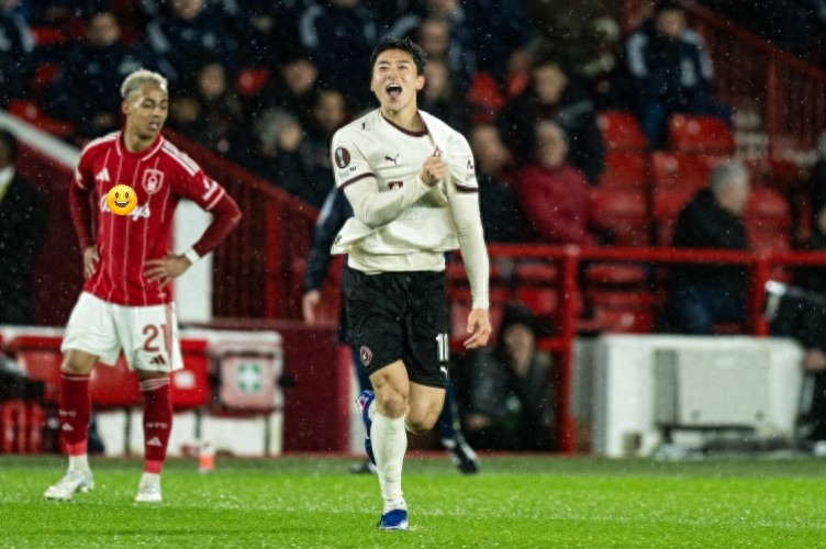 An inspiring football story! A 28-year-old striker, after a severe injury and a 15-month absence, lost 28 pounds, now scores a winning goal to upset Nottingham Forest.