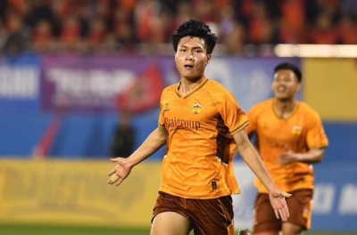 Coach Kim Sang Sik receives extremely positive news from the 1.81m tall striker of the U23 Vietnam team.