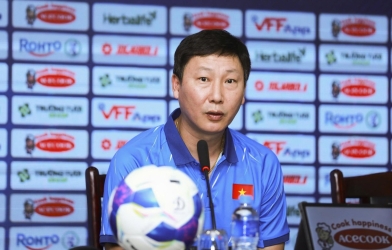 Coach Kim Sang Sik directly addresses the presence of a former Premier League star in the Bangladesh national team