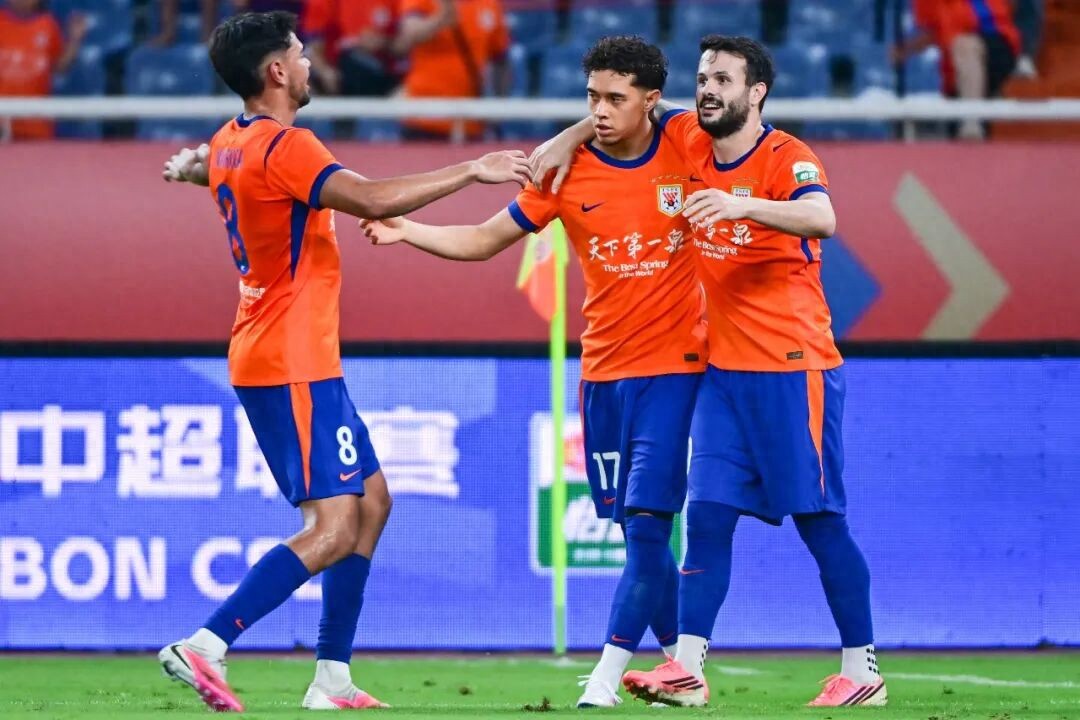 Taishan and Guoan join the "chaos for the runner-up"