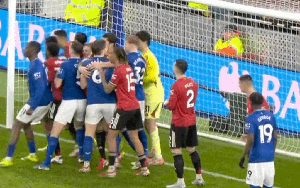 Everton 'copies' Arsenal's corner kick tactic, why was Man United's goalkeeper able to neutralize it?
