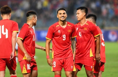 ASEAN media buzzes over Hoàng Hên's debut for Vietnam national team