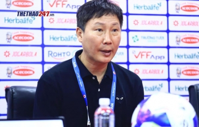 Coach Kim Sang Sik: 'We need to review Xuân Son's weight'