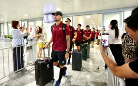 Vietnam team returns to Hanoi, awaits rematch with Malaysia