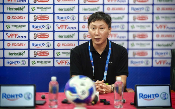 Coach Kim Sang Sik: 'I will find the suitable position for Hên'