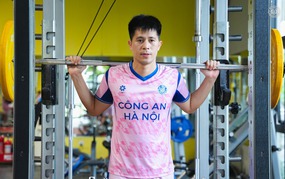 What does Coach Kim Sang Sik expect from summoning Dinh Trong to the national team?