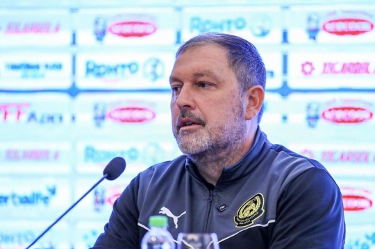 Malaysian coach demanded to resign after defeat against Vietnam