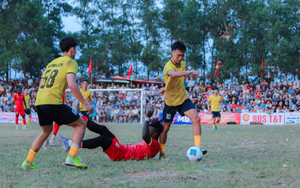 Despite having African foreign players, the team lost in the final of a Vietnamese village football tournament with a total prize pool of 1.5 billion VND.