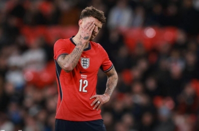 Arsenal star faces demands from home fans to leave the pitch
