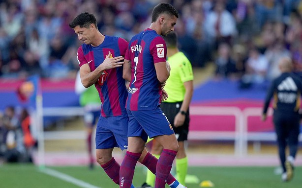 How can Barcelona hunt with two broken guns?
