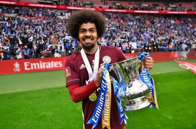The FA Cup champion cannot yet join the team in Vietnam