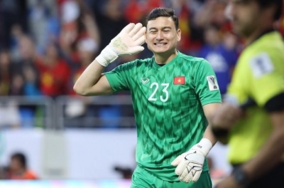 Coach Kim Sang Sik officially finalized the goalkeeper for the Vietnam national team.