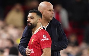 Why did Liverpool agree to let Salah leave as a free agent?