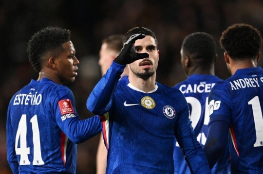 Scoring an extraordinary hat-trick, the Portuguese star excites Chelsea’s coach