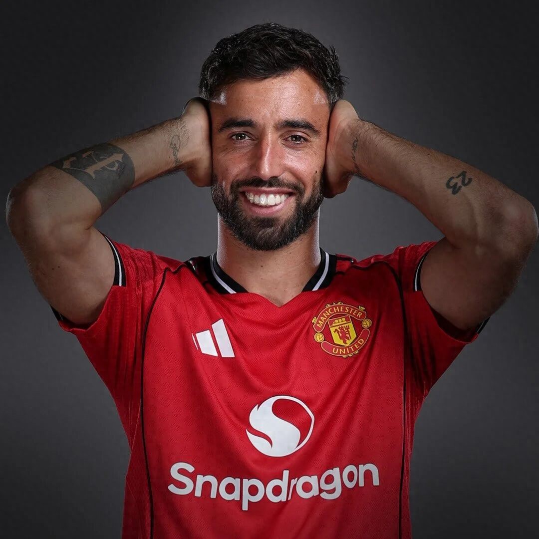 Manchester United hopes Bruno Fernandes decides his future before the World Cup! Returning to the Champions League is not enough; the chance to compete for the Premier League title is key.