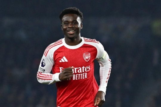 Hearing the fans cheer, Arsenal's hero immediately knew Man City had slipped up.