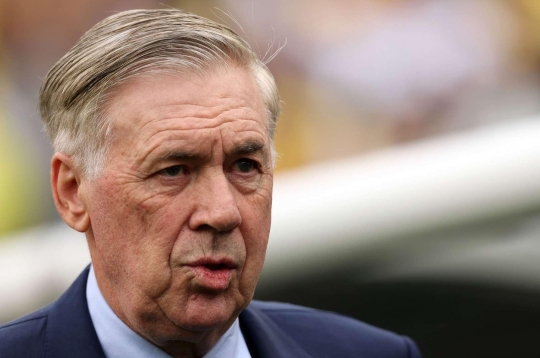 Coach Carlo Ancelotti delivers unfortunate news to Barcelona