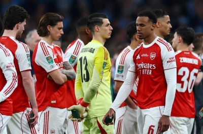 Arsenal fans doubt their team's ability to win the Premier League.